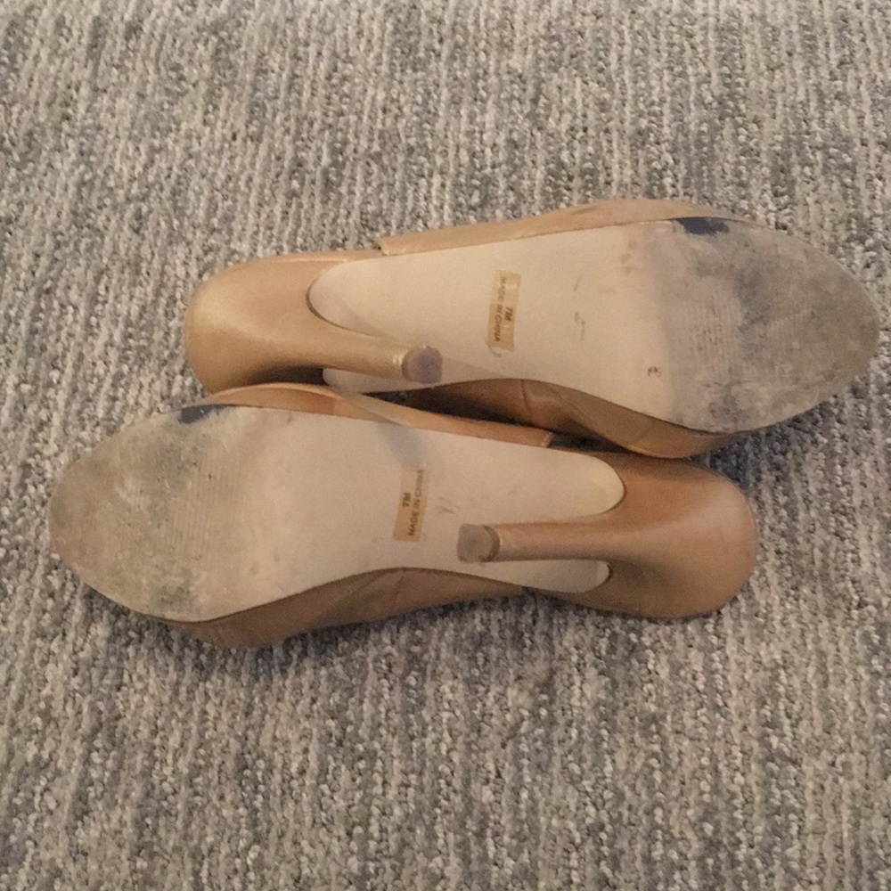 Heels - Picture 4 of 4